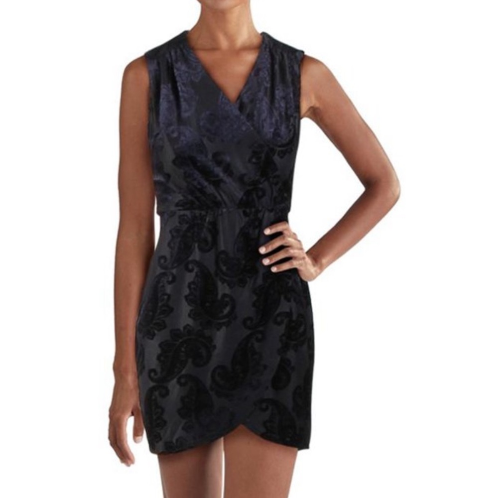 AQUA - Navy Paisley Tulip-Hem Surplice Bodycon Dress - Women